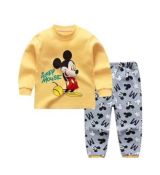 Tričko a kalhoty Mickey Mouse 3-4 roky - tričko šířka 28 cm, tričko délka 40 cm, v pase šířka 17 cm, kalhoty délka 60 cm - sleva